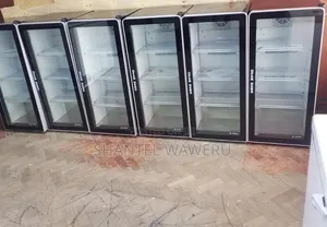 Min. Fridge Nyeusi ya Kuonyesha - Clearance