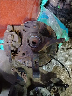Mitsubishi Colt Front Hub (Left Side)