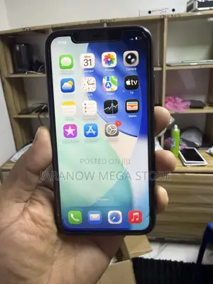 Apple iPhone 11 64GB Nyeusi (Ex-USA)