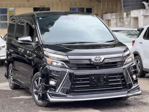 Toyota Voxy ZS Kirameki III 2020 Nyeusi Matt