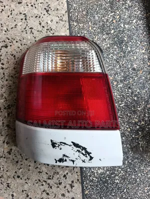 Taa ya Nyuma ya Subaru Forester SF5 (Iliyotumika)