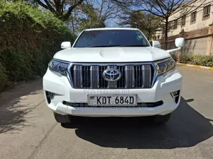 Toyota Land Cruiser Prado 2.7 i 2012 Nyeupe