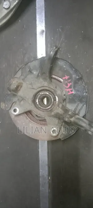 Honda Fit Front Hub (Used)