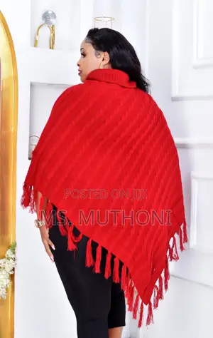 Poncho ya Elegant Turkey yenye Turtleneck Iliyofumwa