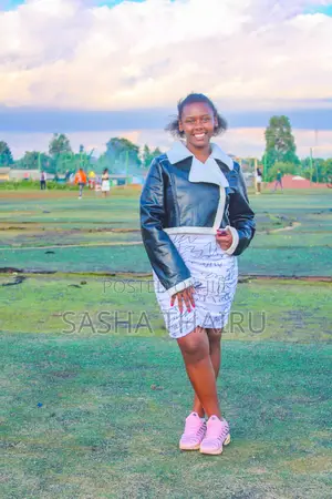 CV ya Mauzo & Telemarketing - Mwanamke, 24