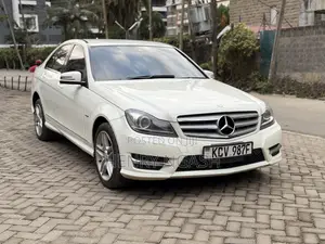 Mercedes-Benz C200 2012 Nyeupe