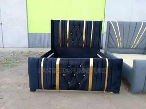 Kitanda cha Chester Nyeusi cha Ribbed cha Dhahabu cha 5x6