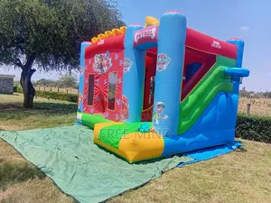 Bouncy Castles, Trampolines & Mascots za Kukodisha