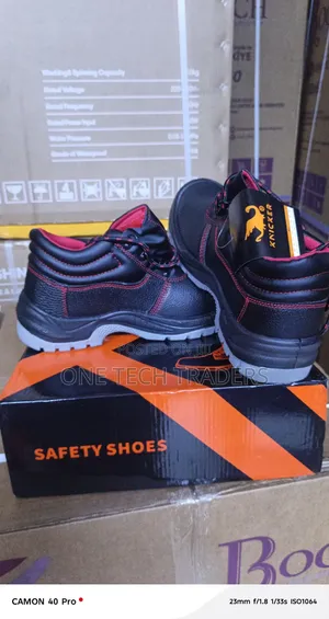 Safety Boots, Sizes 39-45