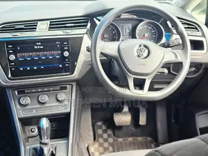 Volkswagen Touran 2019 Black