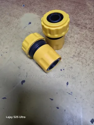 Kiunganishi cha Hose ya Bustani ya Plastiki ya 1/2-Inch Quick-Connect