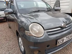 Toyota Sienta 2007 Kijivu