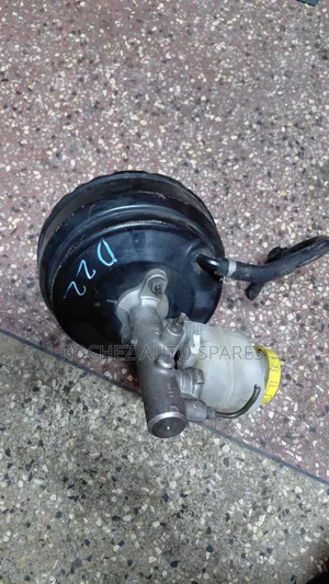 Nissan Sunny B14 Brake Booster na Master Cylinder