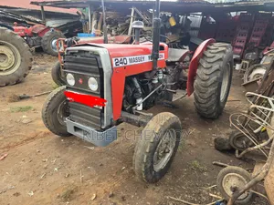 Massey Ferguson 240 Trekta