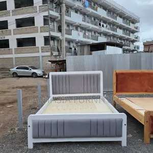 Kitanda cha Mocket cha Kifahari cha Kijivu cha 5x6 chenye Vitofu