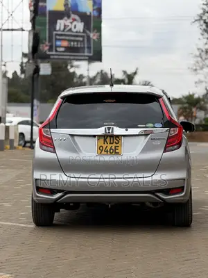 Honda Fit Hybrid 2017 Nyeupe