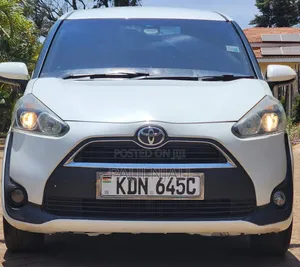 Toyota Sienta 2016 Nyeupe
