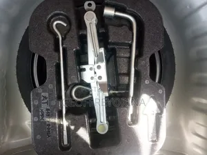 Nissan March 2019 Nyeupe