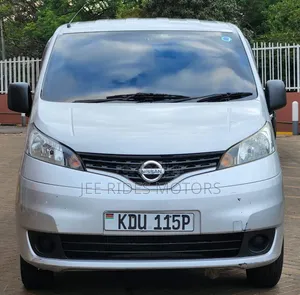 Nissan NV200 2019 Nyeupe