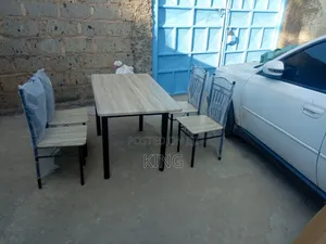 Jedwali la Sebule/Seti ya Chakula Mpya Kabisa