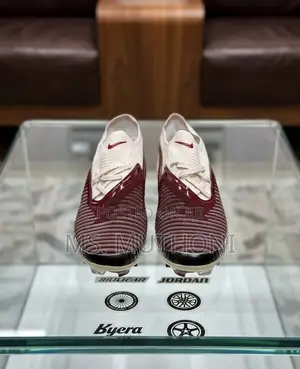 Nike United Phantom 6 Low Viatu vya Soka