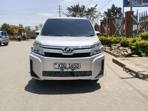 Toyota Voxy 2019