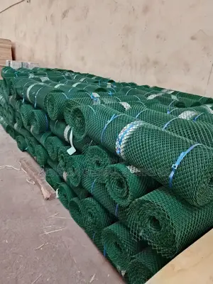 Chicken Plastic Mesh (1m x 25m)