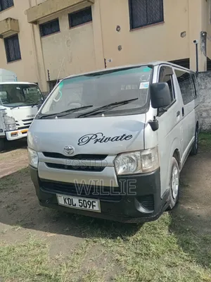 Toyota HiAce 2015 - Silver
