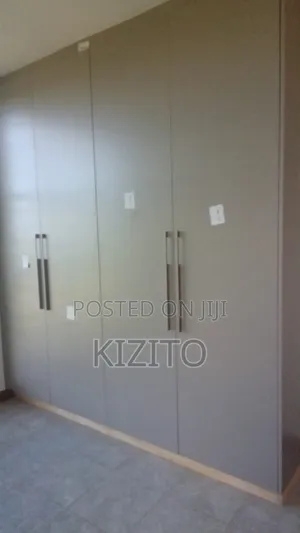 Huduma ya Kufit Vanity na Kabati za Jikoni