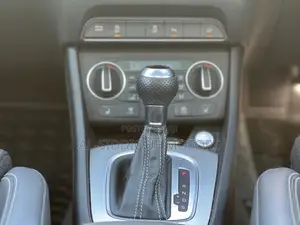 Audi Q3 2019 Nyeupe