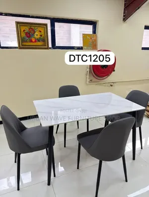 Seti Mpya ya Meza ya Kulia Mviringo (Inaketi 4)