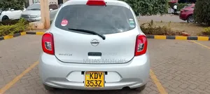 Nissan March 2019 Nyeupe