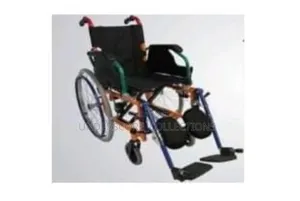 Wheelchair ya Watoto ya Orthopedic inayokunjwa na Viinua Miguu