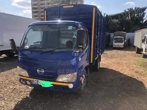 Toyota Dyna 2015 Bluu