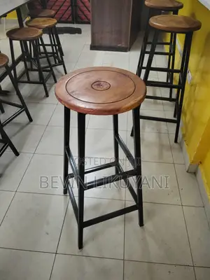 Viti Vikuu vya Kukalia na Msaada wa Miguu