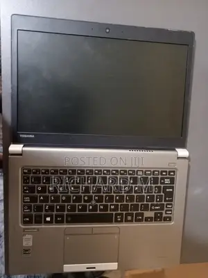 Laptop Toshiba Portege R30 - Core i5, 4GB RAM, 128GB SSD
