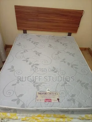 Kitanda cha Slumberland Orthopedic Queen na Fremu ya Kitanda