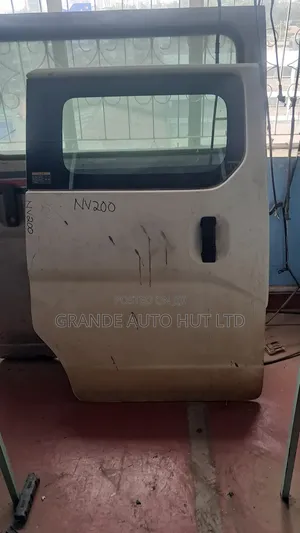 Milango ya Kuteleza ya Nissan Vannet NV200