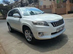 Toyota Vanguard 2010 Nyeupe