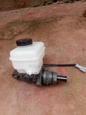 Toyota HiAce 7L Brake Master Cylinder (Used)