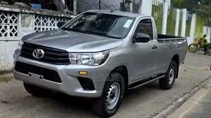 Toyota Hilux 2022 Silver