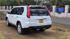 Nissan X-Trail 2.0 Petrol XE 2010 Nyeupe