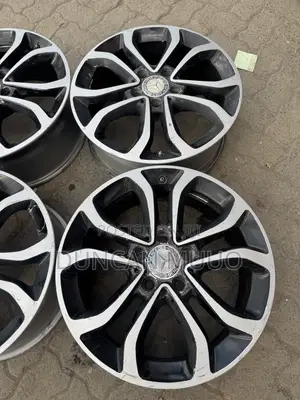 Magurudumu ya Mercedes-Benz 17 Inch (Yaliyotumika)
