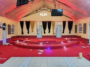 Red Wall-to-Wall Carpets kwa Sakafu za Kanisa na Ofisi