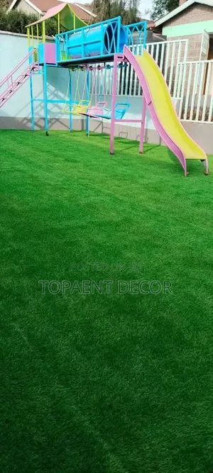 Durable Outdoor Artificial Grass Carpet for Kids Playing Area