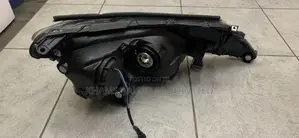 Taa ya Mbele ya Toyota RAV4 2014