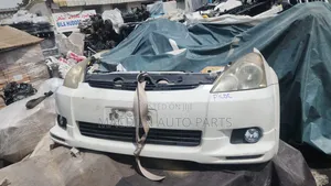 Toyota Wish 2002/2003 Nosecut