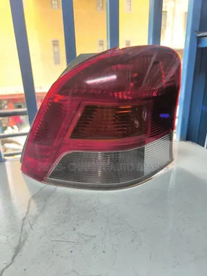 Taa za Nyuma za Toyota Vitz 2008 Zilizotoka Japan