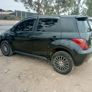 Toyota IST 2004