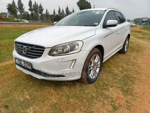 Volvo XC60 T6 AWD 2013 Nyeupe